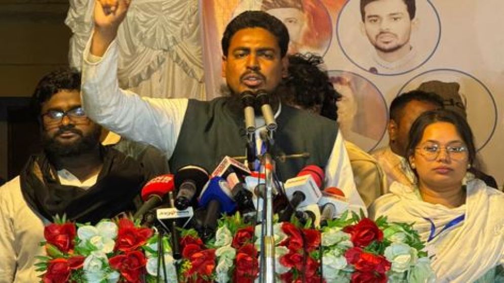 নারীদের আক্রমণ করলে গাছে ঝুলিয়ে দেব: আখতার হোসেন
