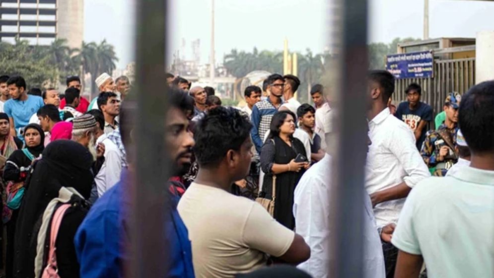 জেল-জরিমানা ছাড়াই সৌদি আরব ছাড়ার সুযোগ পেলেন বাংলাদেশিরা
