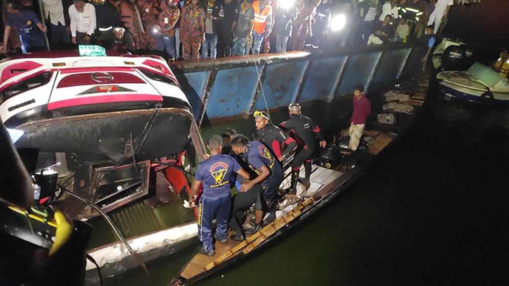 নিহতদের পরিবারকে ১ কোটি টাকা ক্ষতিপূরণ দিতে সরকারকে লিগ্যাল নোটিশ
