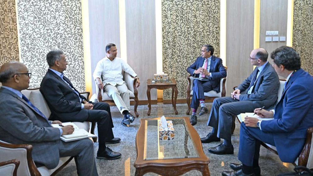 প্রধানমন্ত্রীর সঙ্গে আইএমএফ পরিচালকের বৈঠক