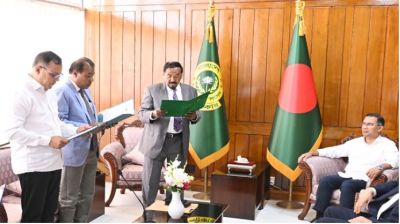 প্রধানমন্ত্রীর উপস্থিতিতে নবনির্বাচিত দুই এমপির শপথ গ্রহণ